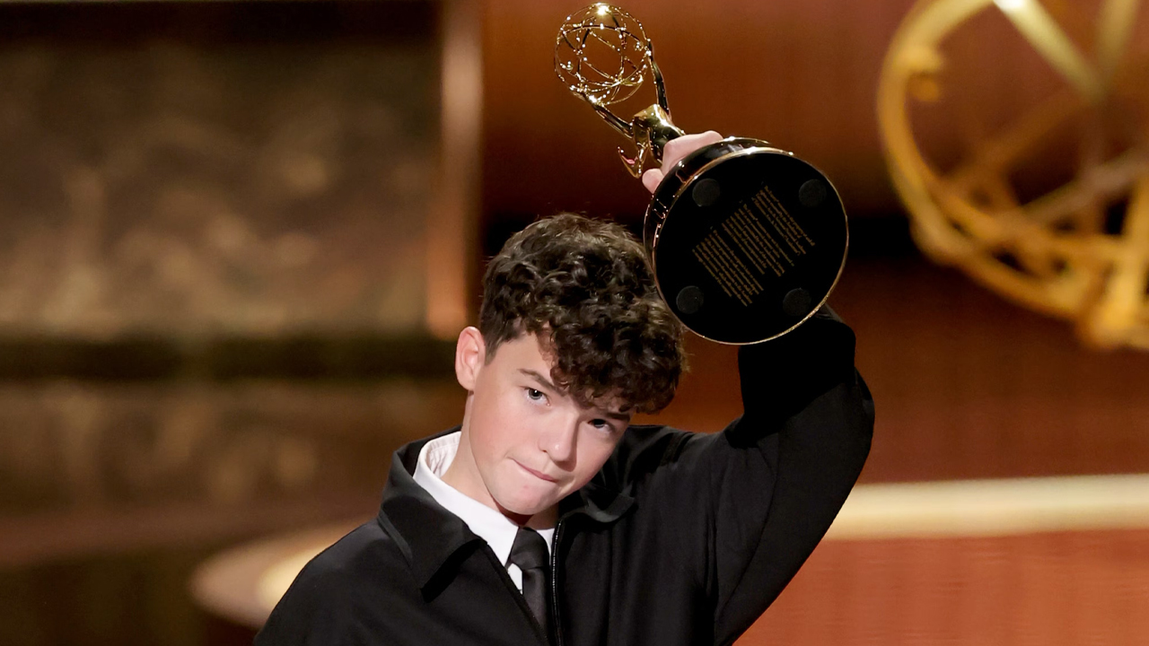 ১৬ বছরেই গোল্ডেন গ্লোব জিতে ইতিহাস গড়লেন ওয়েন কুপার image