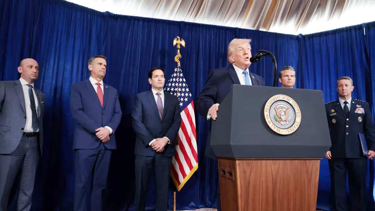 ভেনেজুয়েলায় ক্ষমতা হস্তান্তর সম্পন্ন না হওয়া পর্যন্ত যুক্তরাষ্ট্রের নিয়ন্ত্রণ থাকবে: ট্রাম্প image