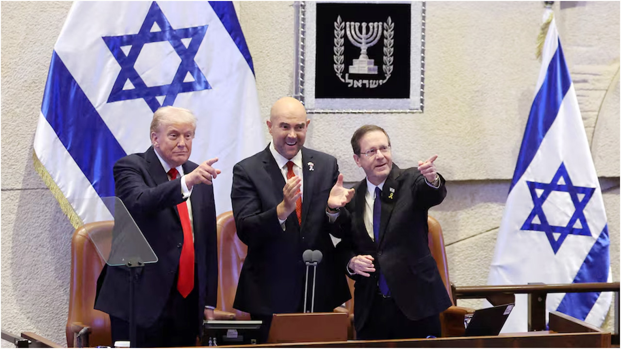 গাজায় শিগগিরই প্রবেশ করবে আন্তর্জাতিক বাহিনী: প্রেসিডেন্ট ট্রাম্প image