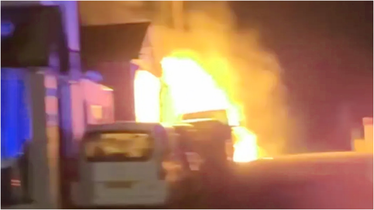 ব্রিটেনে মুসলিম বিদ্বেষের জেরে সাসেক্সের মসজিদে অগ্নিসংযোগ image